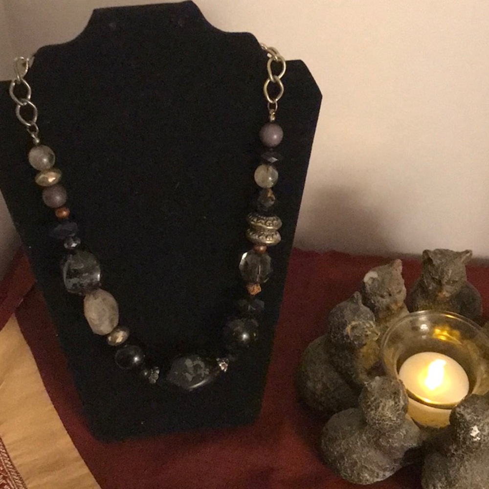 Vintage stone short necklace